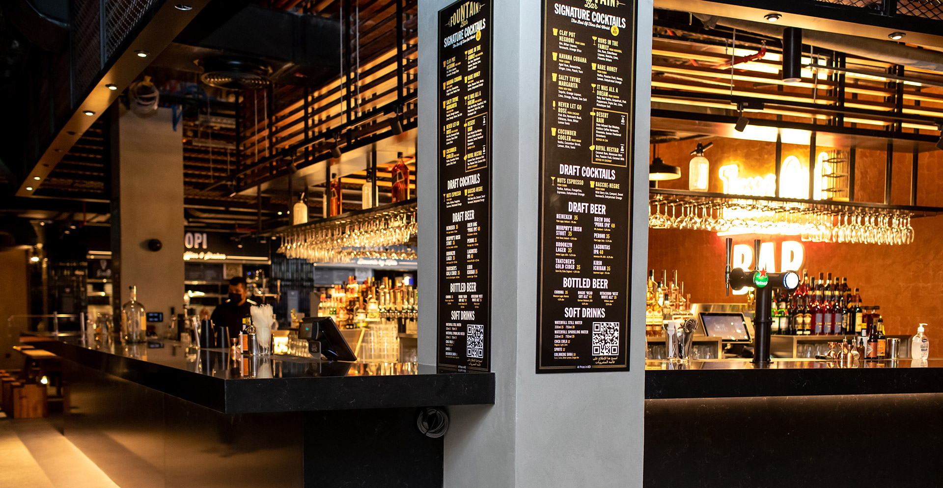 TOM DUBAI fountain bar